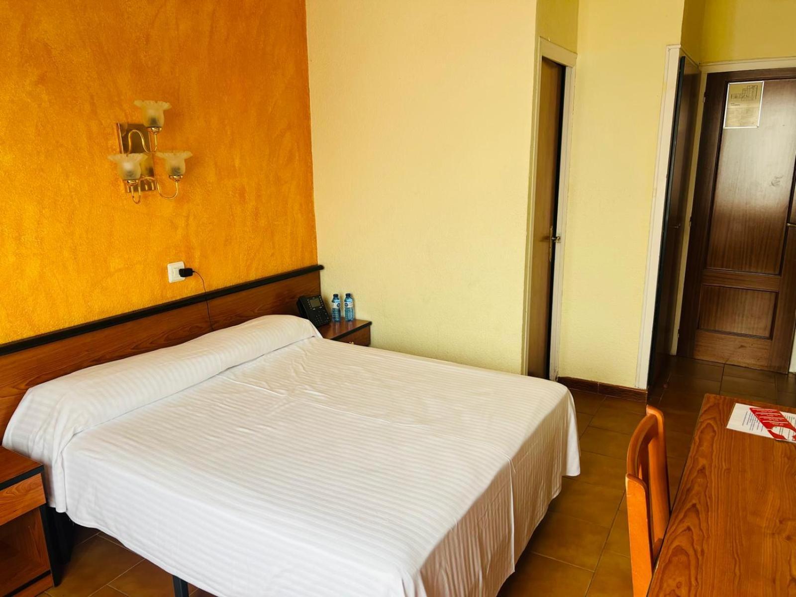 Hotel Continental Calella Eksteriør billede